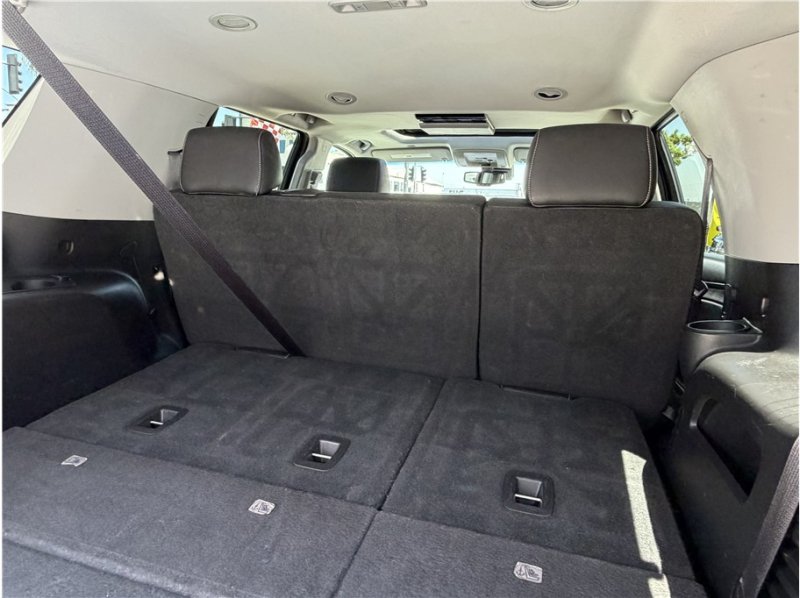 Used 2016 GMC Yukon SLT w/ Open Road Package RWD image 28