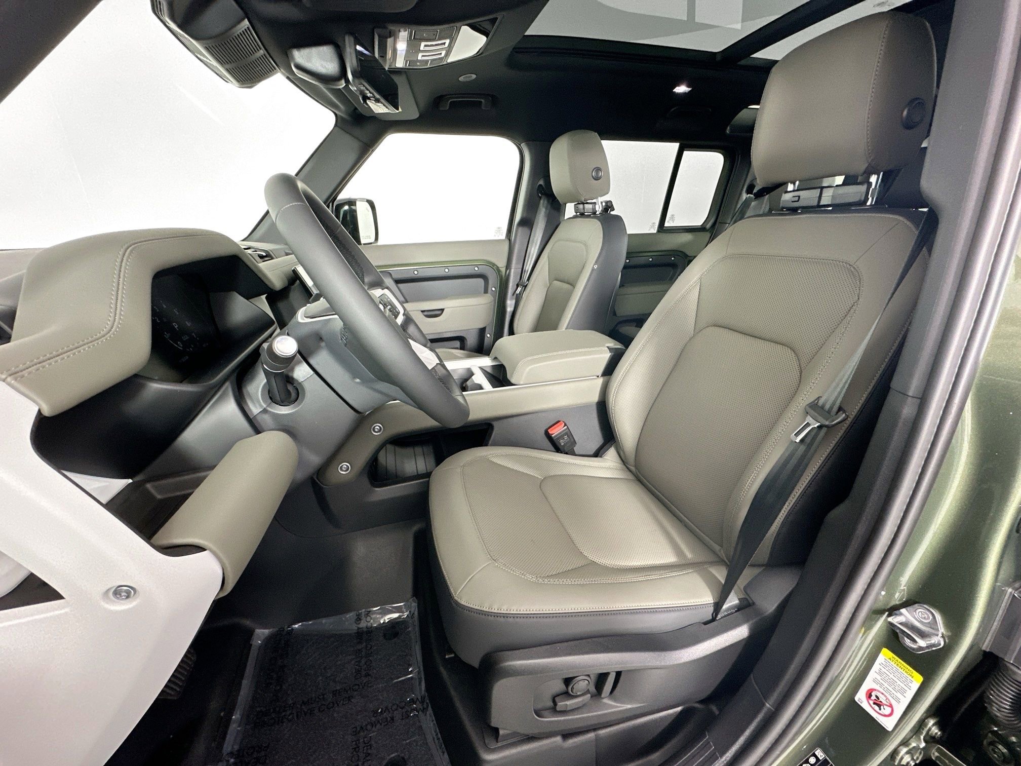 Used 2026 Land Rover Defender 110 X-Dynamic SE image 19