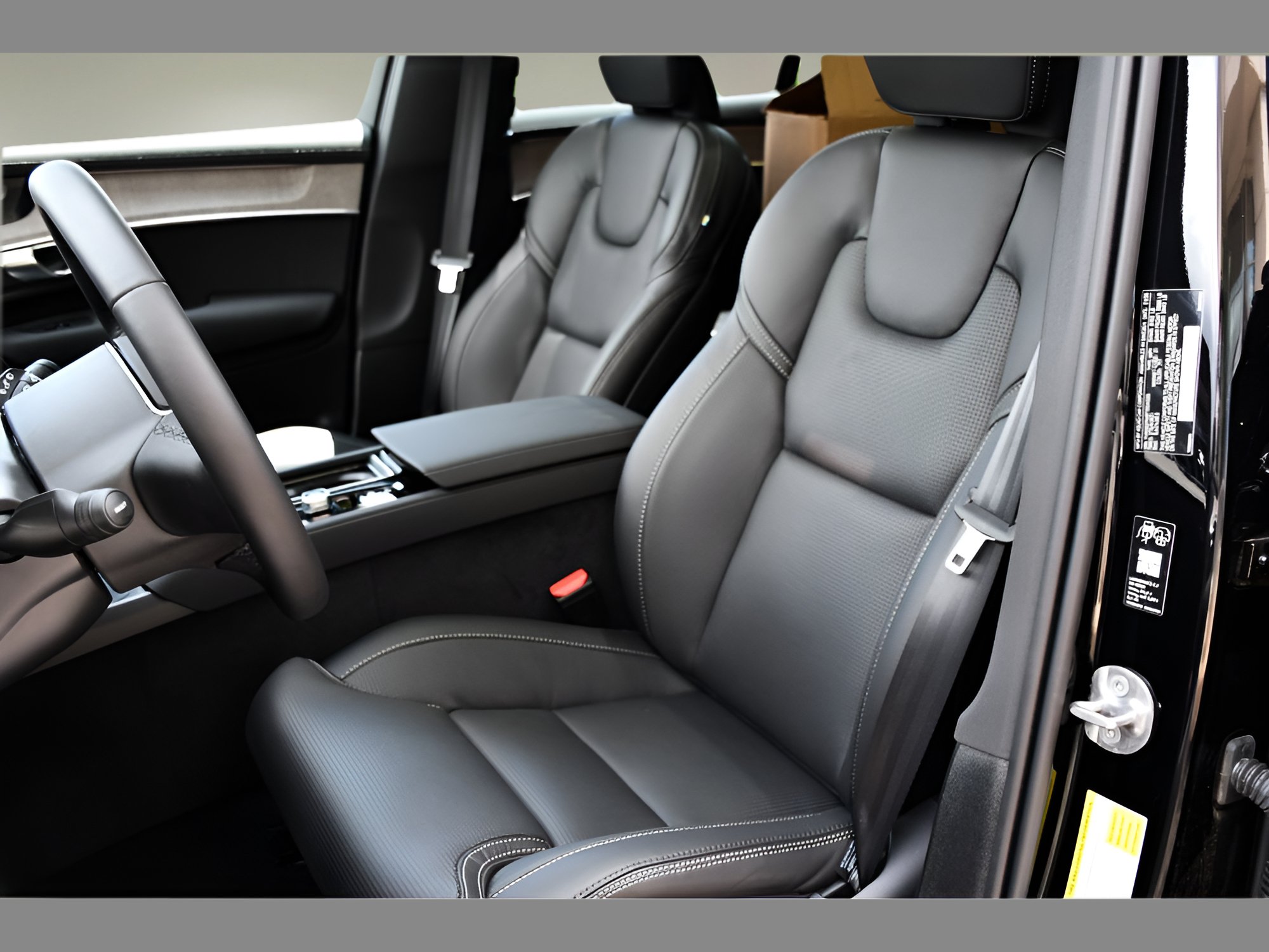 New 2026 Volvo XC90 B6 Ultra w/ Protection Package Premier AWD/4WD image 13