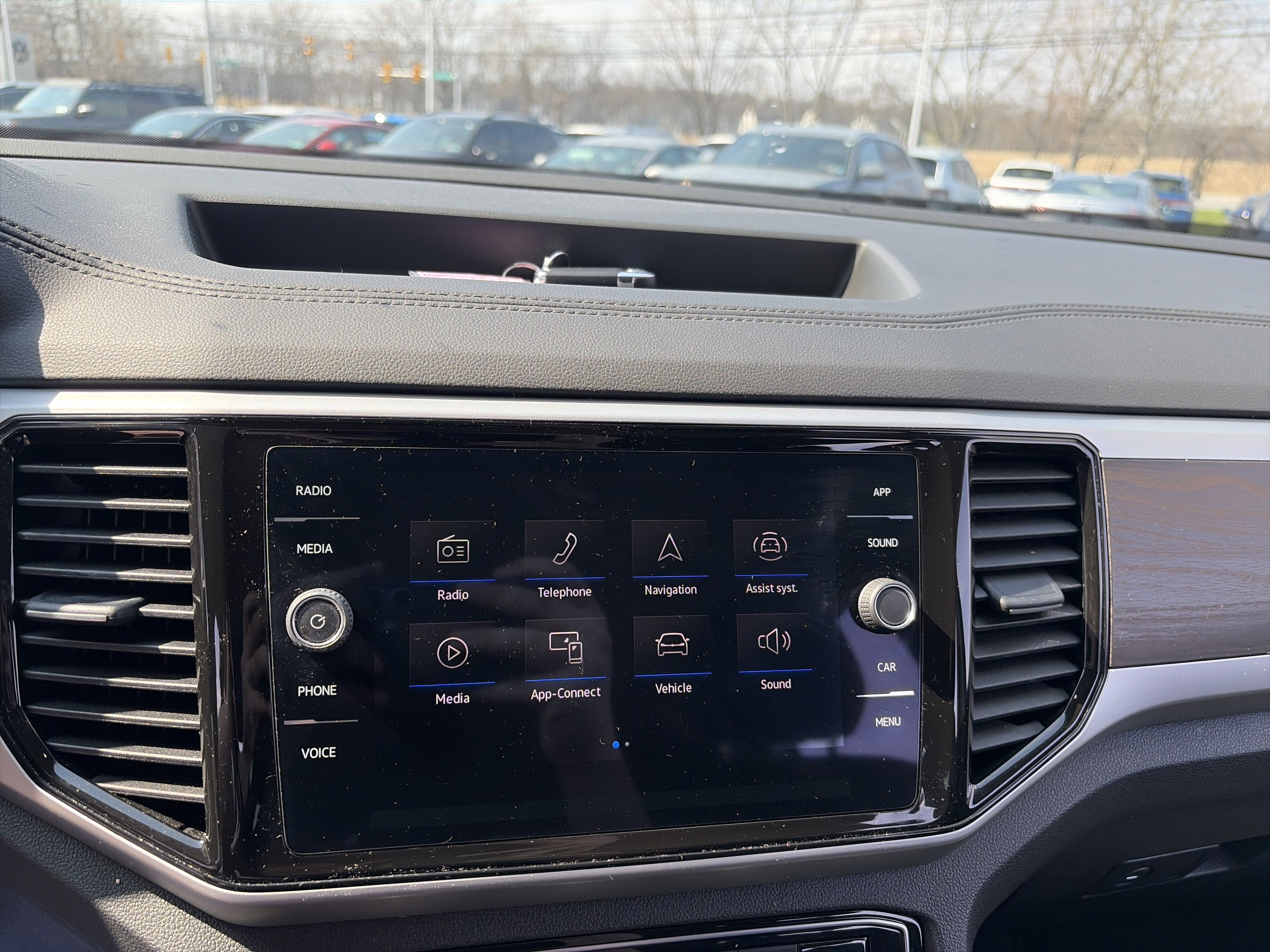 Used 2023 Volkswagen Atlas SE image 41