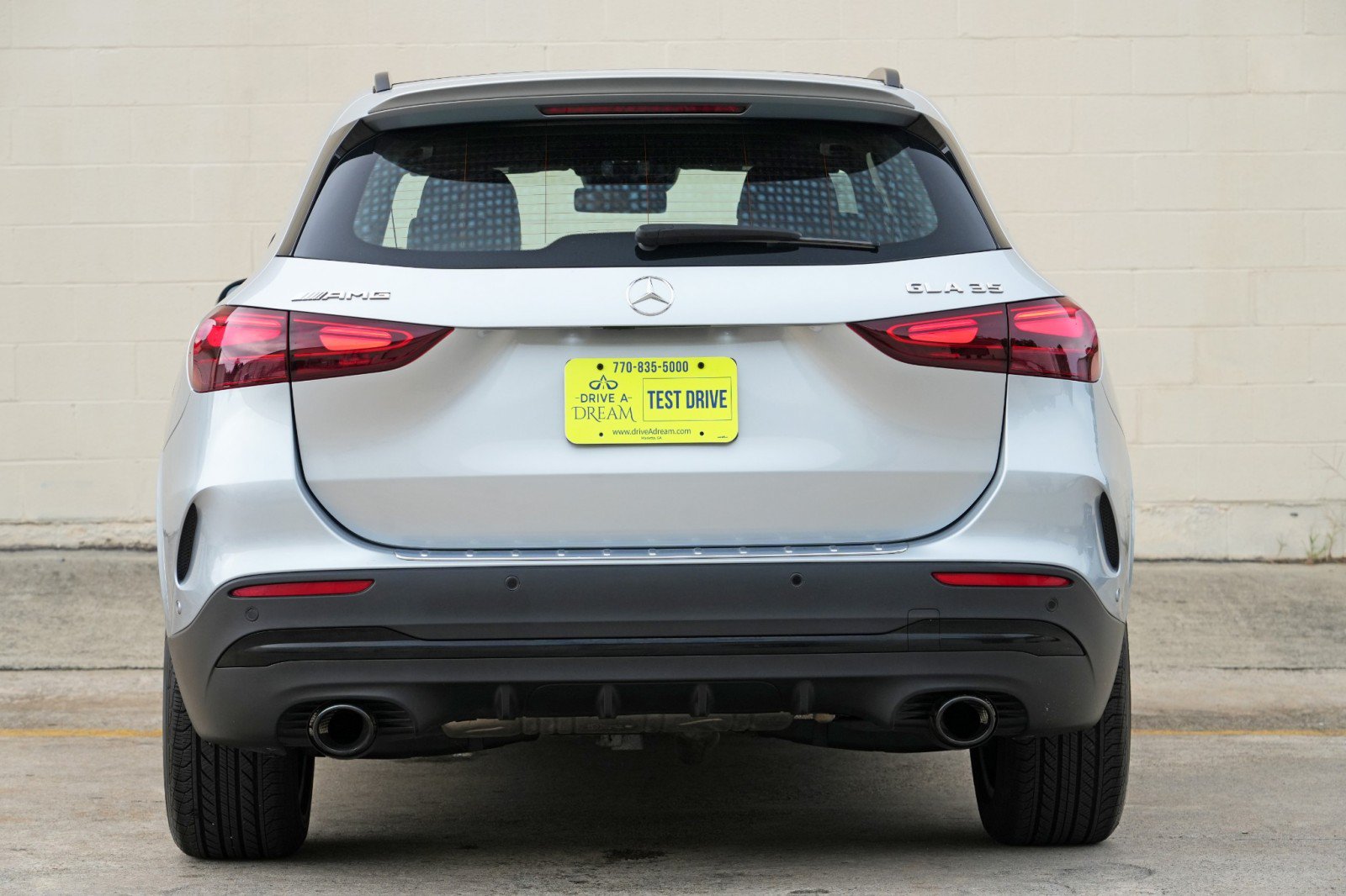 Used 2025 Mercedes-Benz GLA 35 AMG 4MATIC w/ Exclusive Trim Package image 11