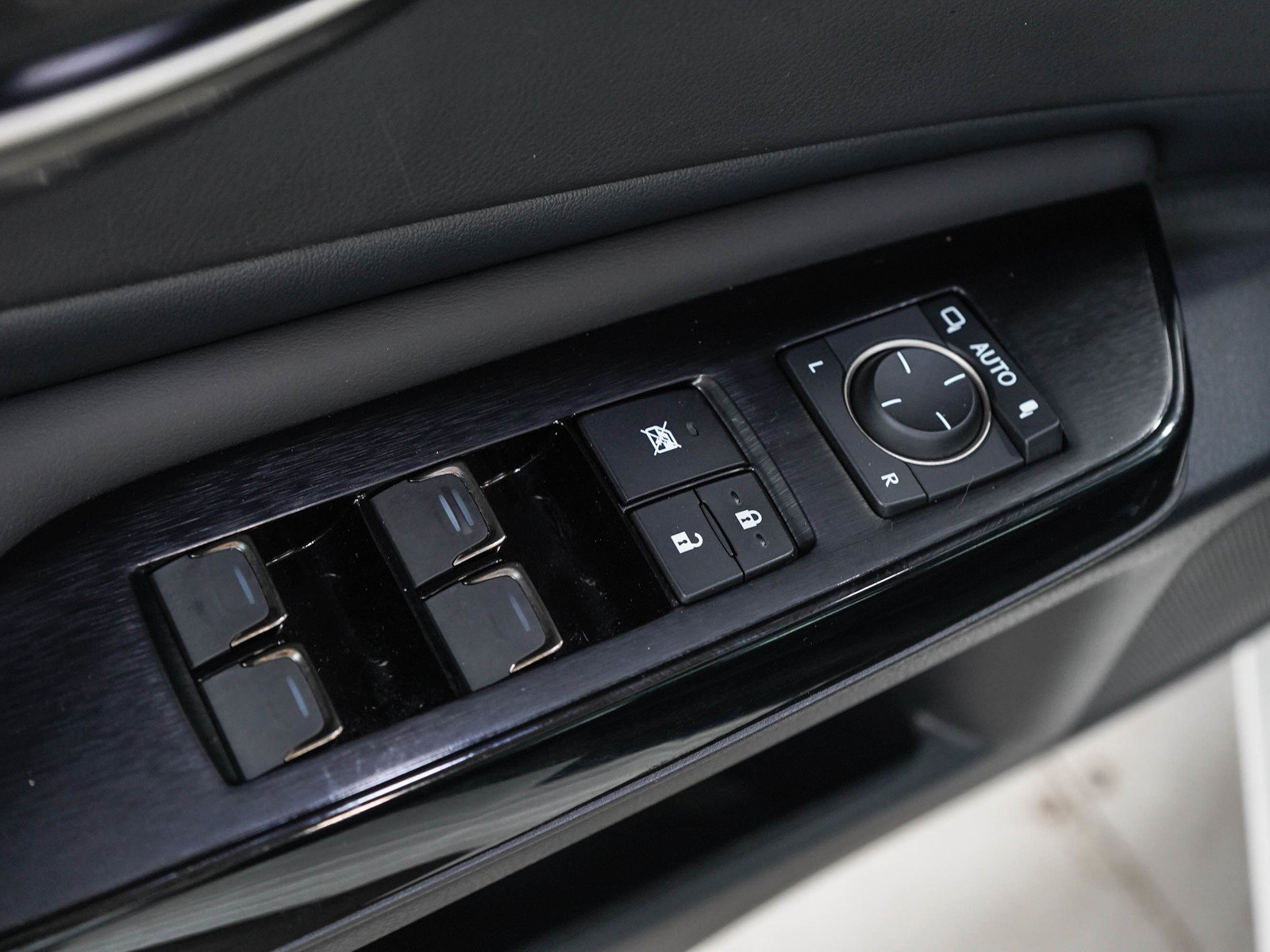Used 2024 Lexus ES 350 w/ Accessory Package (Z1) FWD image 20