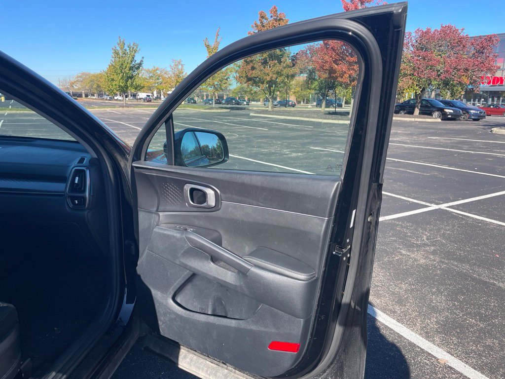 Used 2023 Kia Sorento LX FWD image 16