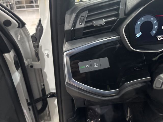 Used 2025 Audi Q3 2.0T Premium image 15