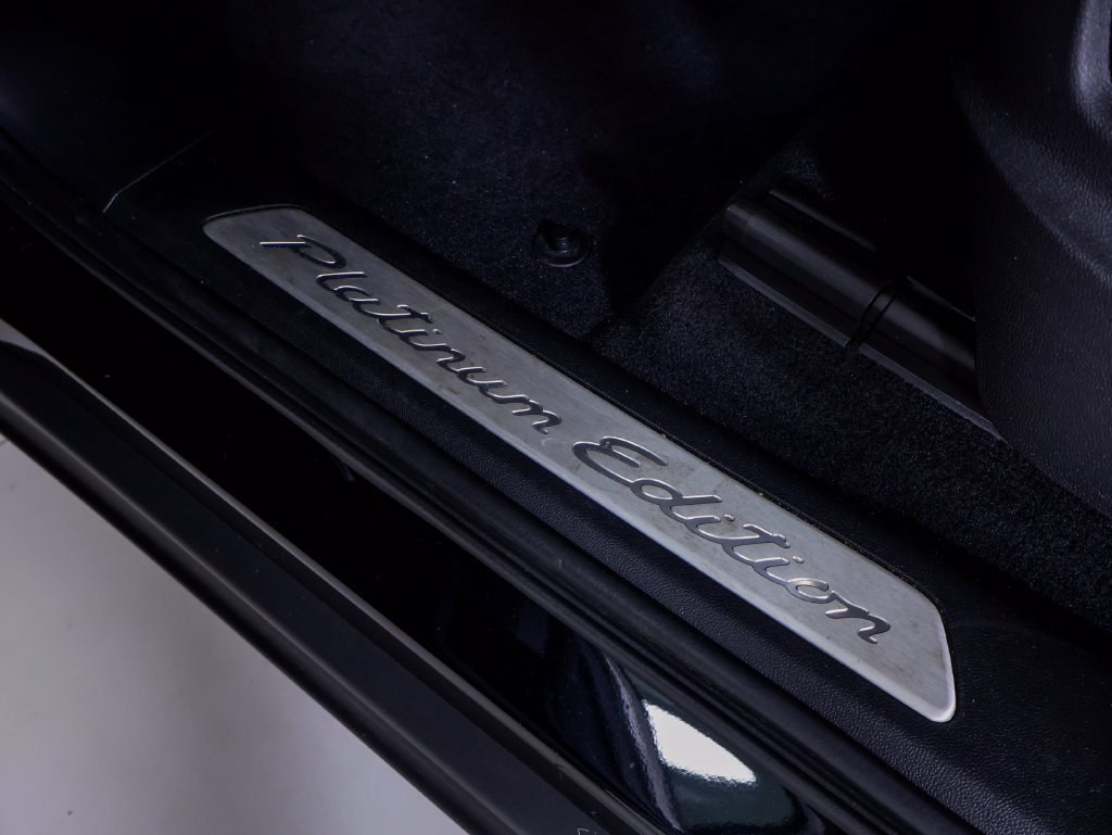 Certified 2023 Porsche Cayenne Platinum Edition AWD/4WD image 24