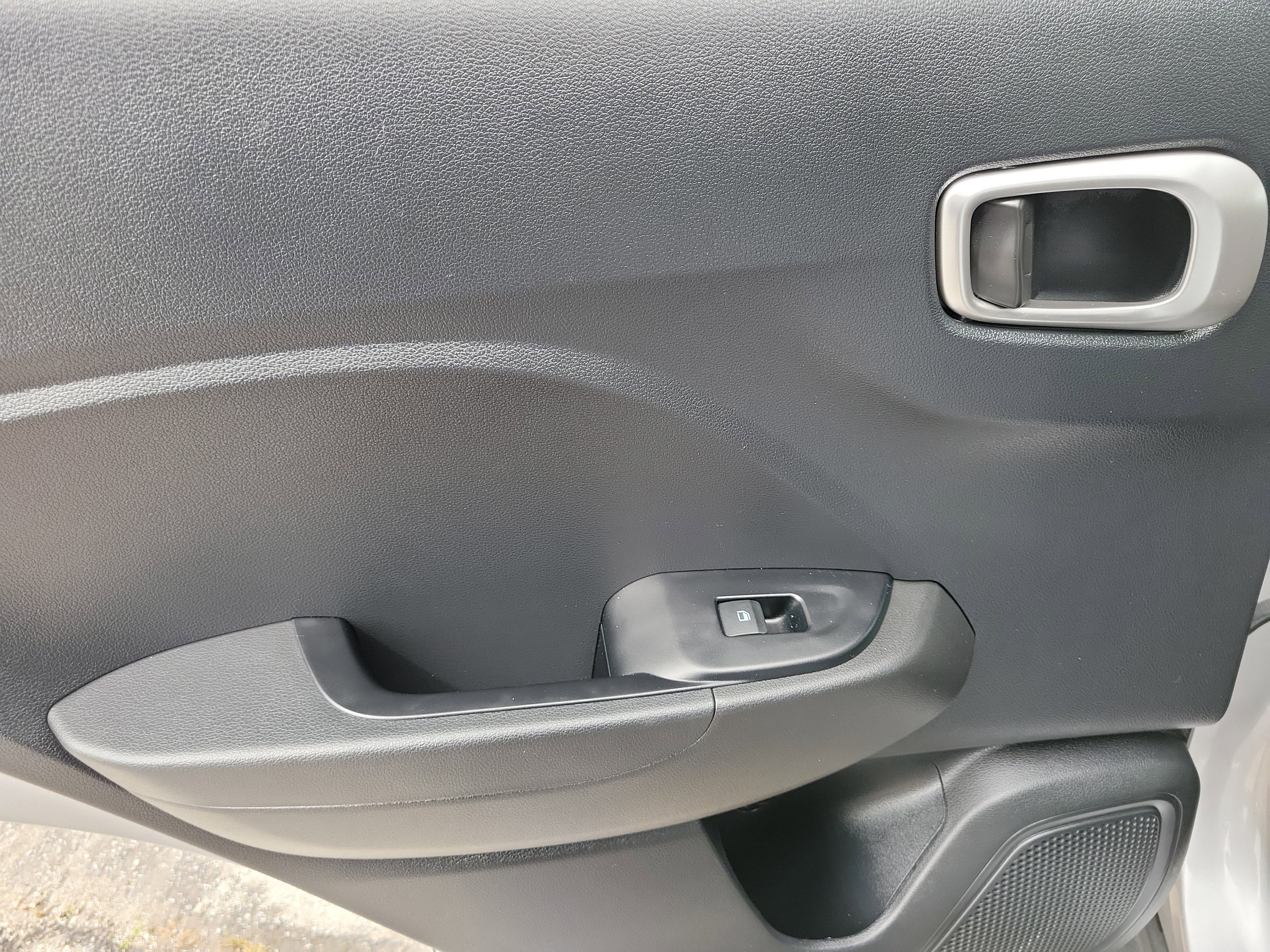 Used 2025 Hyundai Venue SEL FWD image 13