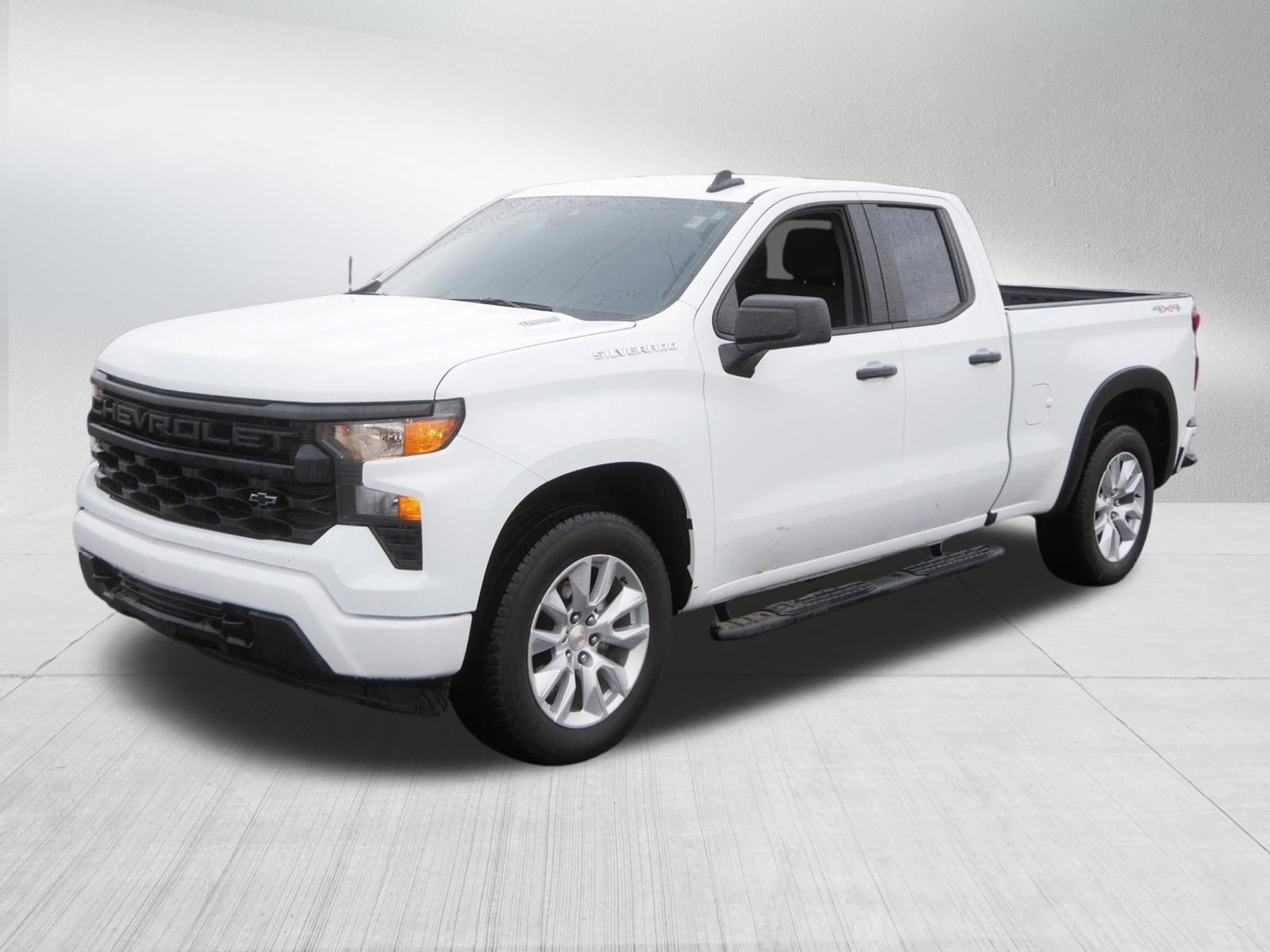 Used 2025 Chevrolet Silverado 1500 Custom AWD/4WD image 3