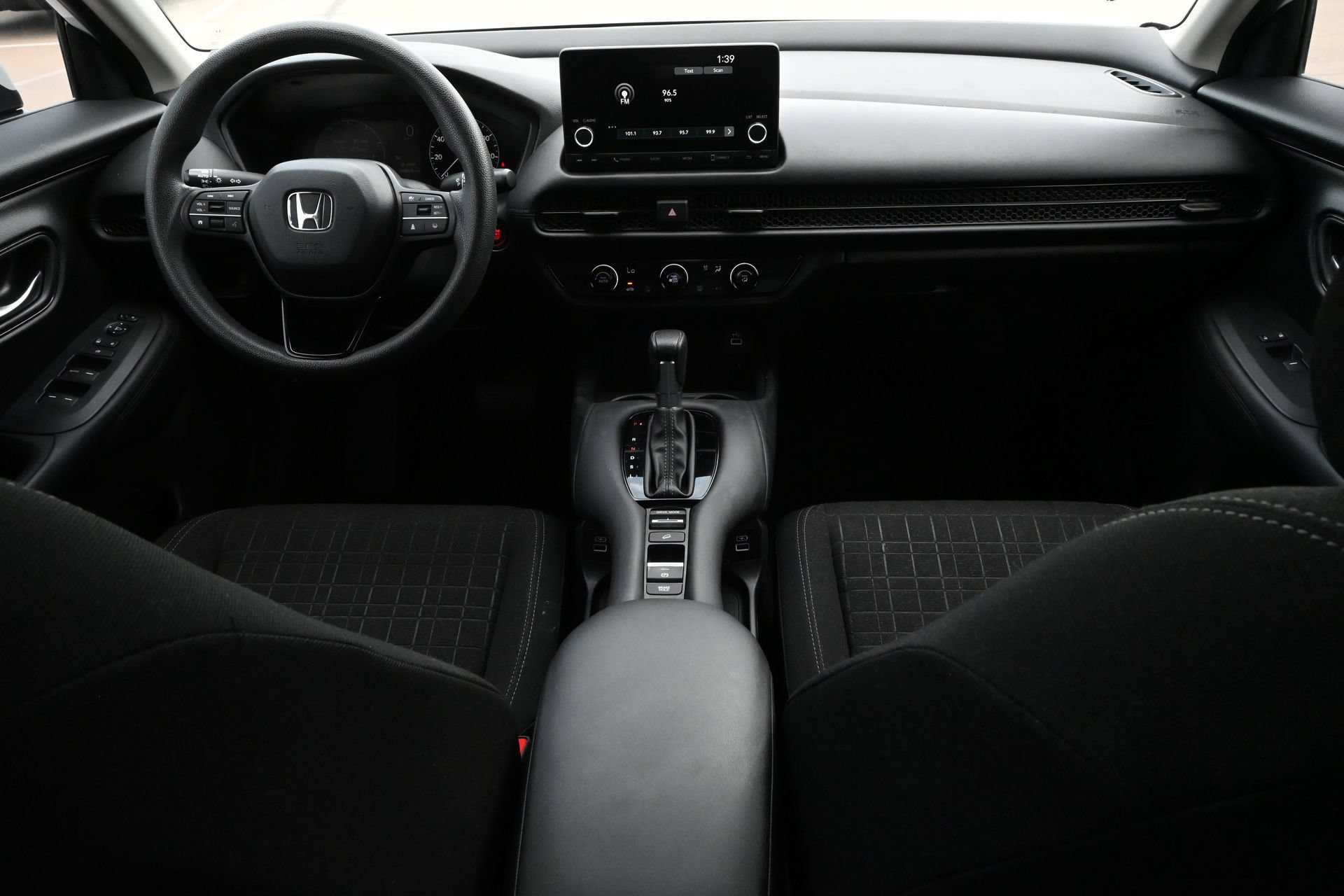 Used 2023 Honda HR-V LX image 7