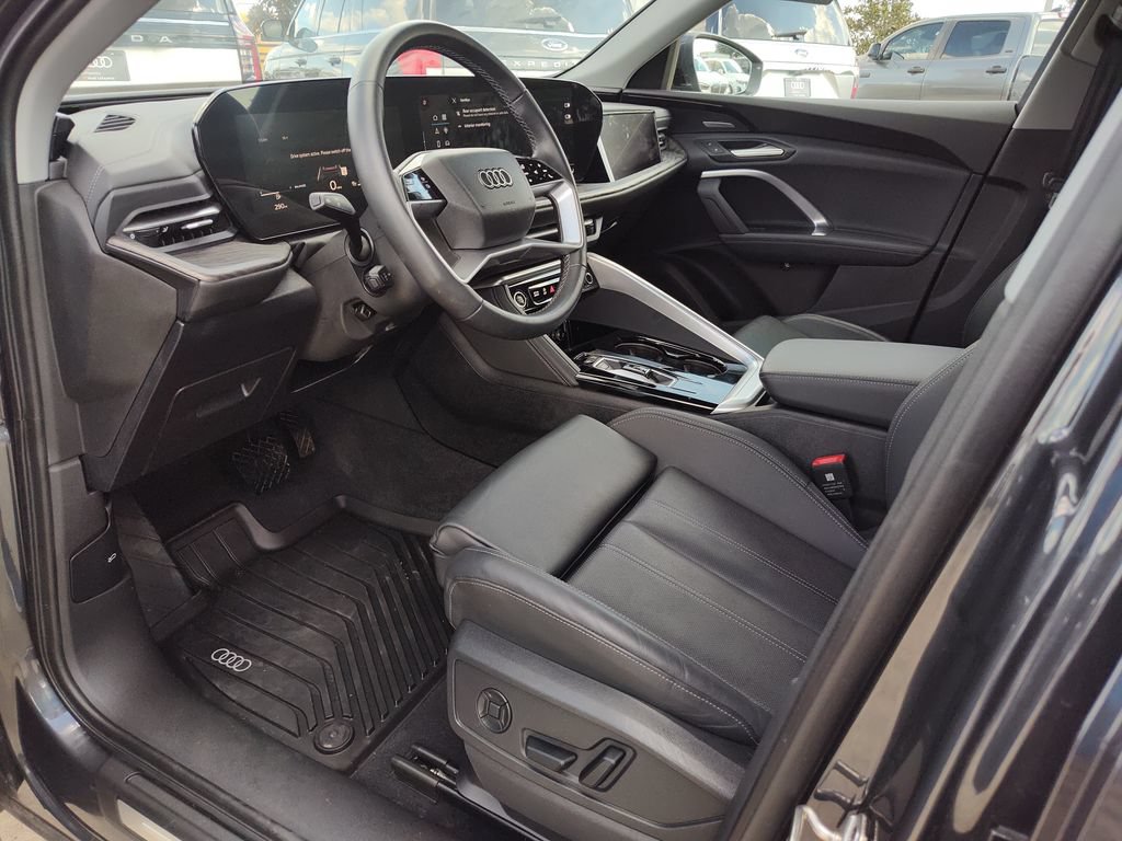 Certified 2025 Audi Q5 Prestige AWD/4WD image 2