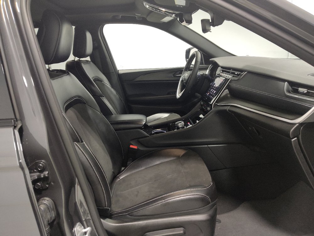 Used 2023 Jeep Grand Cherokee Altitude AWD/4WD image 21