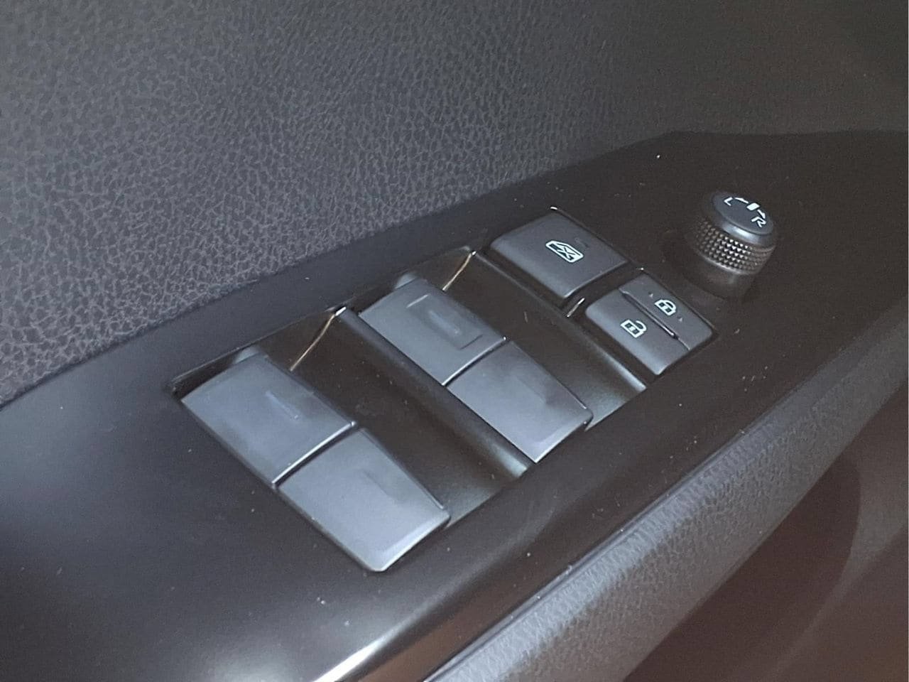 Used 2026 Toyota Camry SE w/ Convenience Package FWD image 26