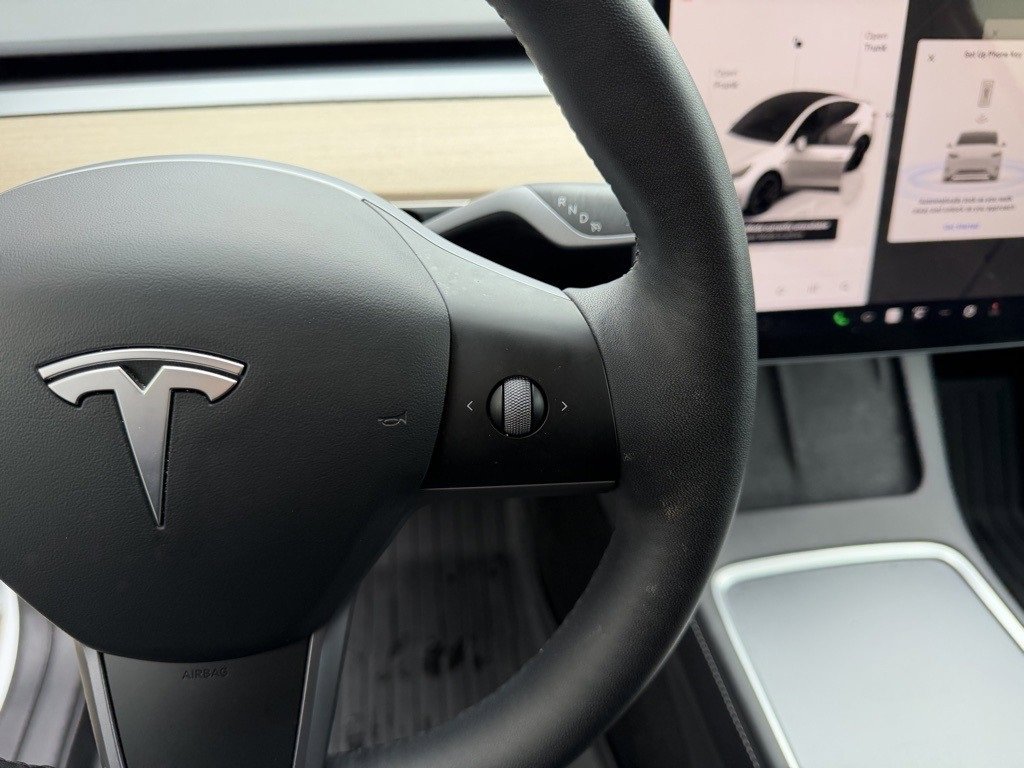 Used 2022 Tesla Model Y Performance image 19