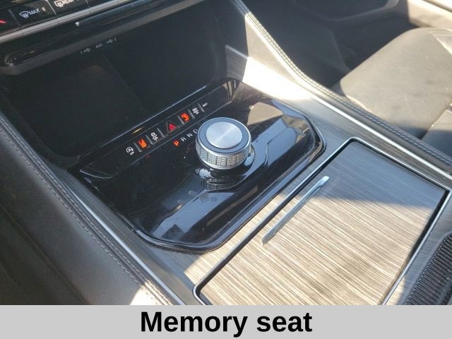 Used 2024 Jeep Wagoneer Series II w/ Flexible Seating Group image 8