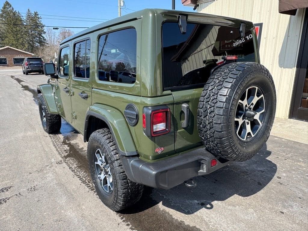 Used 2023 Jeep Wrangler Sahara AWD/4WD image 4