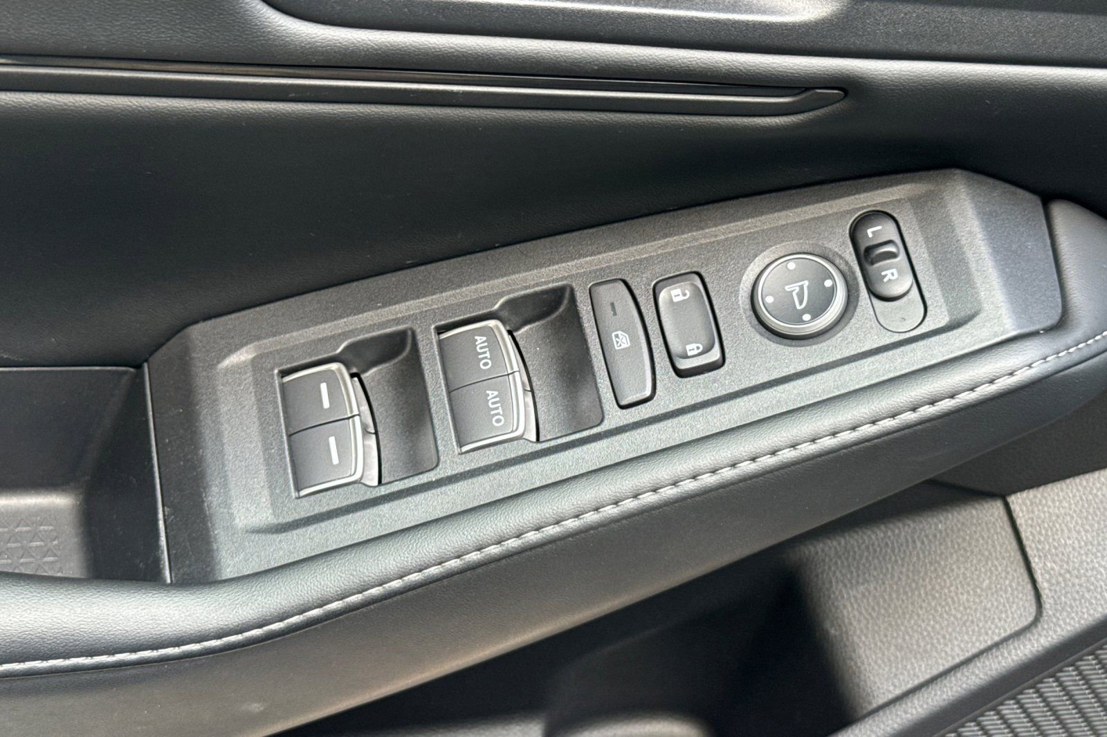 Used 2024 Honda Accord Sport image 12