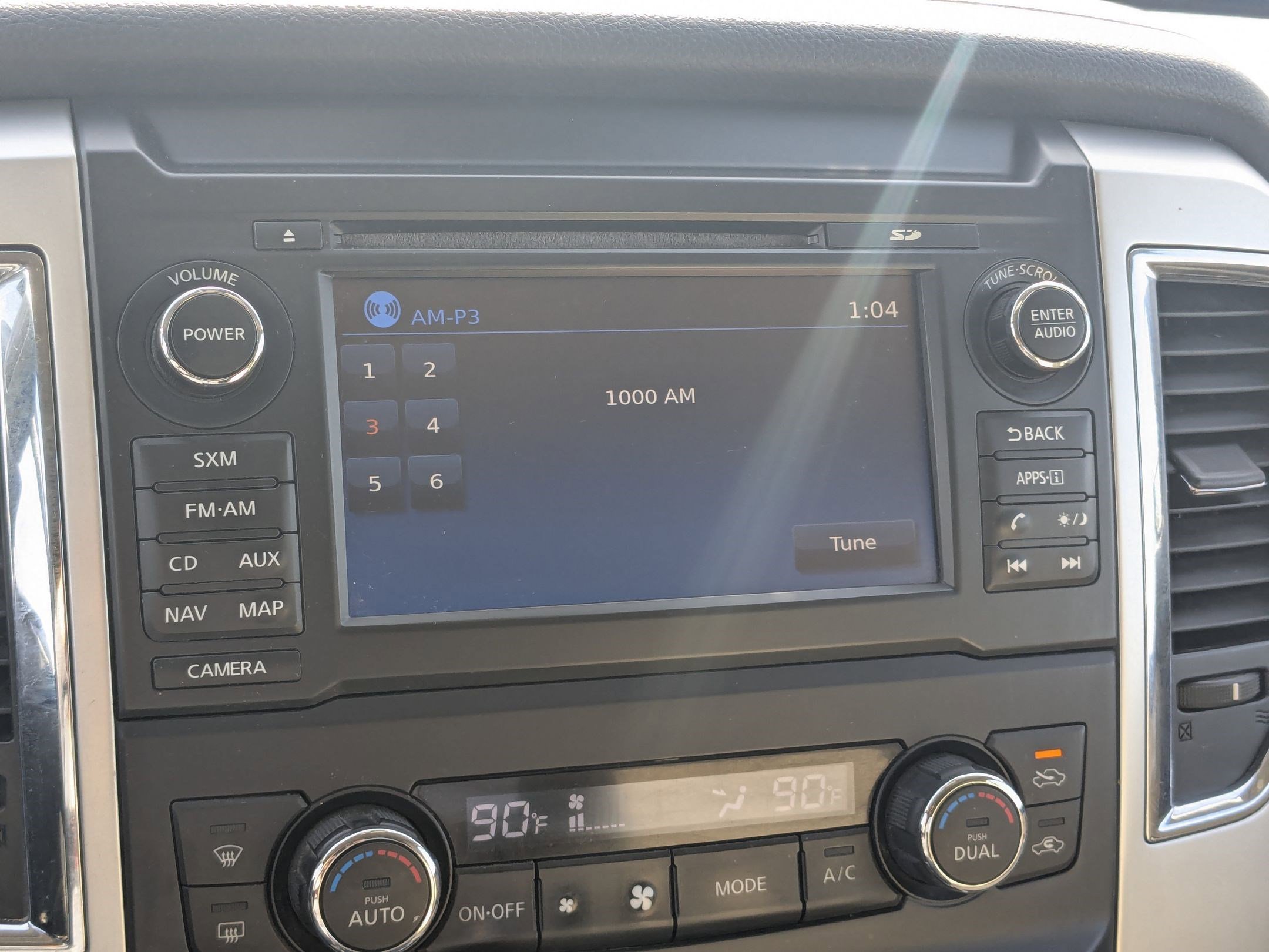 Used 2016 Nissan Titan SV image 23