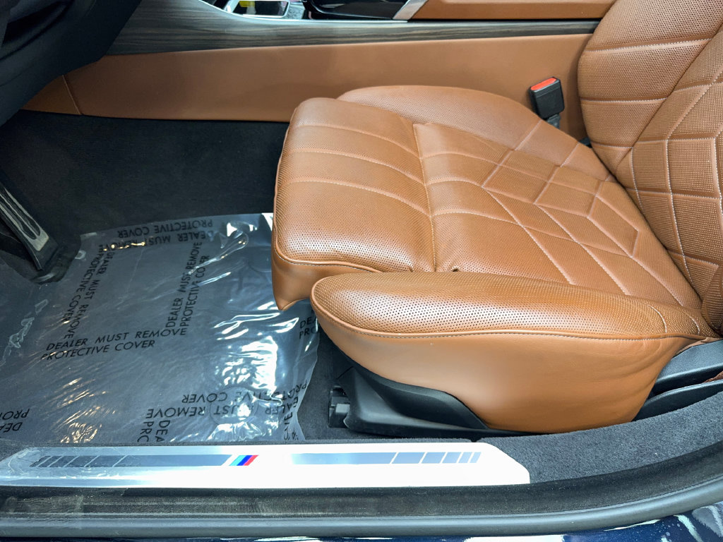 Used 2024 BMW i7 xDrive60 w/ Executive Package AWD/4WD image 28