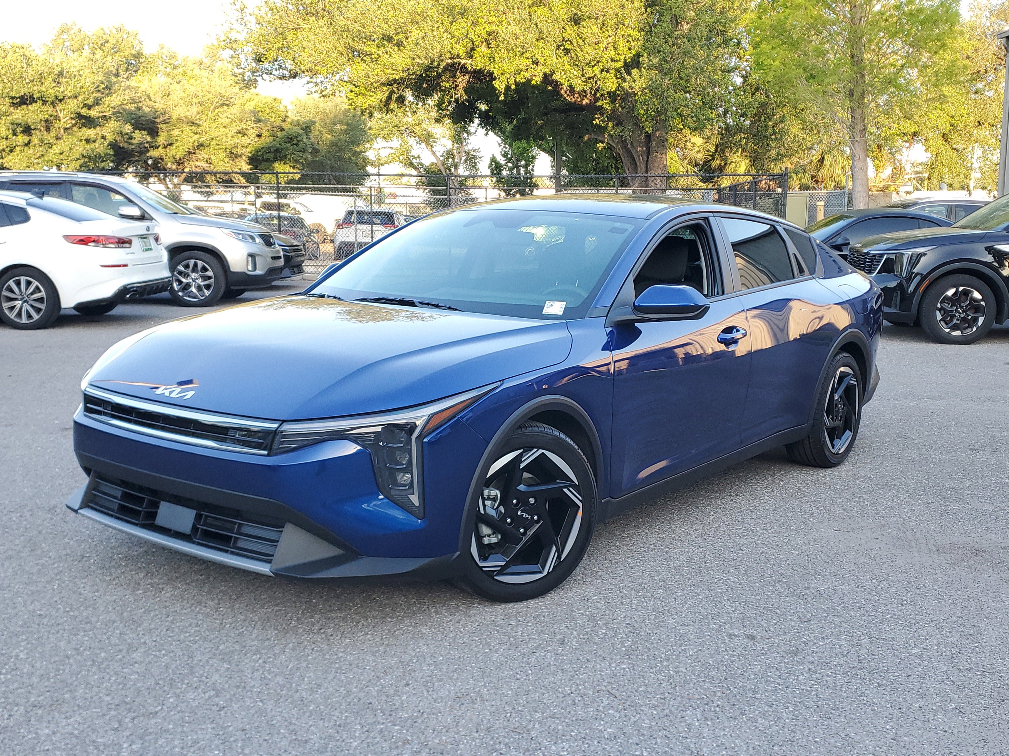 Used 2025 Kia K4 EX image 1