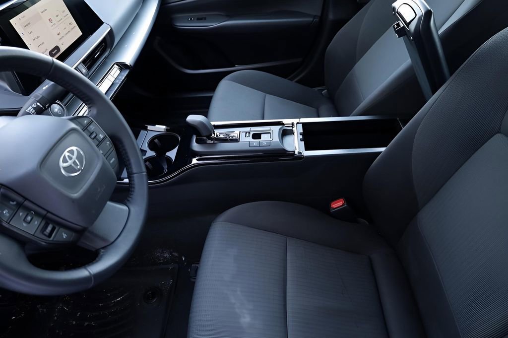 Used 2024 Toyota Prius LE image 37
