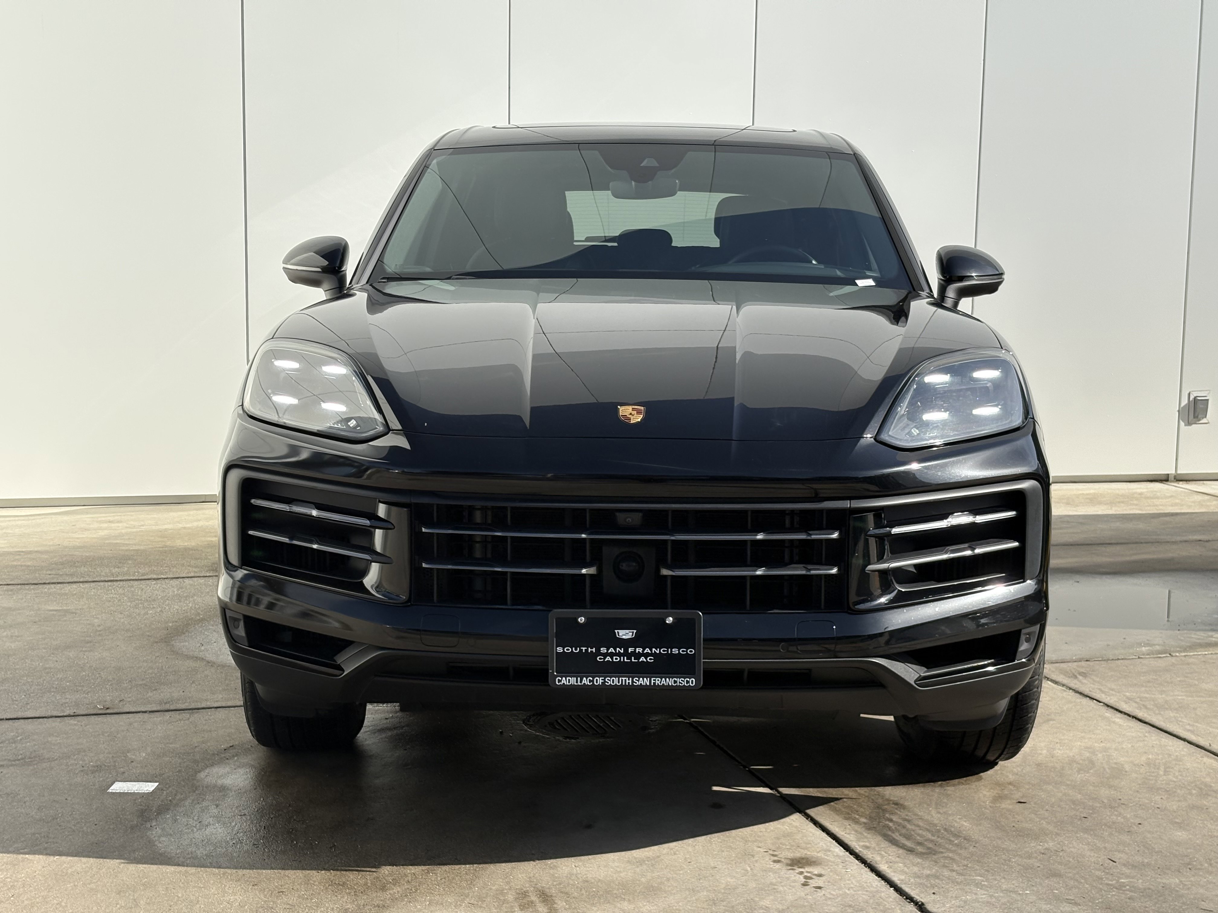 Used 2024 Porsche Cayenne image 3