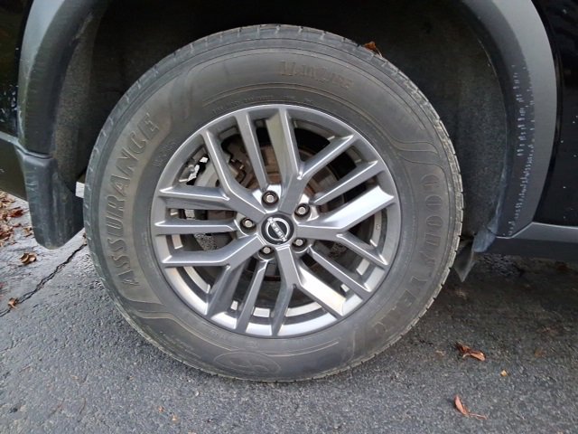 Used 2023 Nissan Rogue S image 8