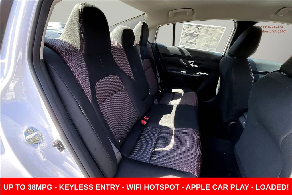 New 2026 Nissan Sentra SR w/ Floor Mat Package FWD image 9