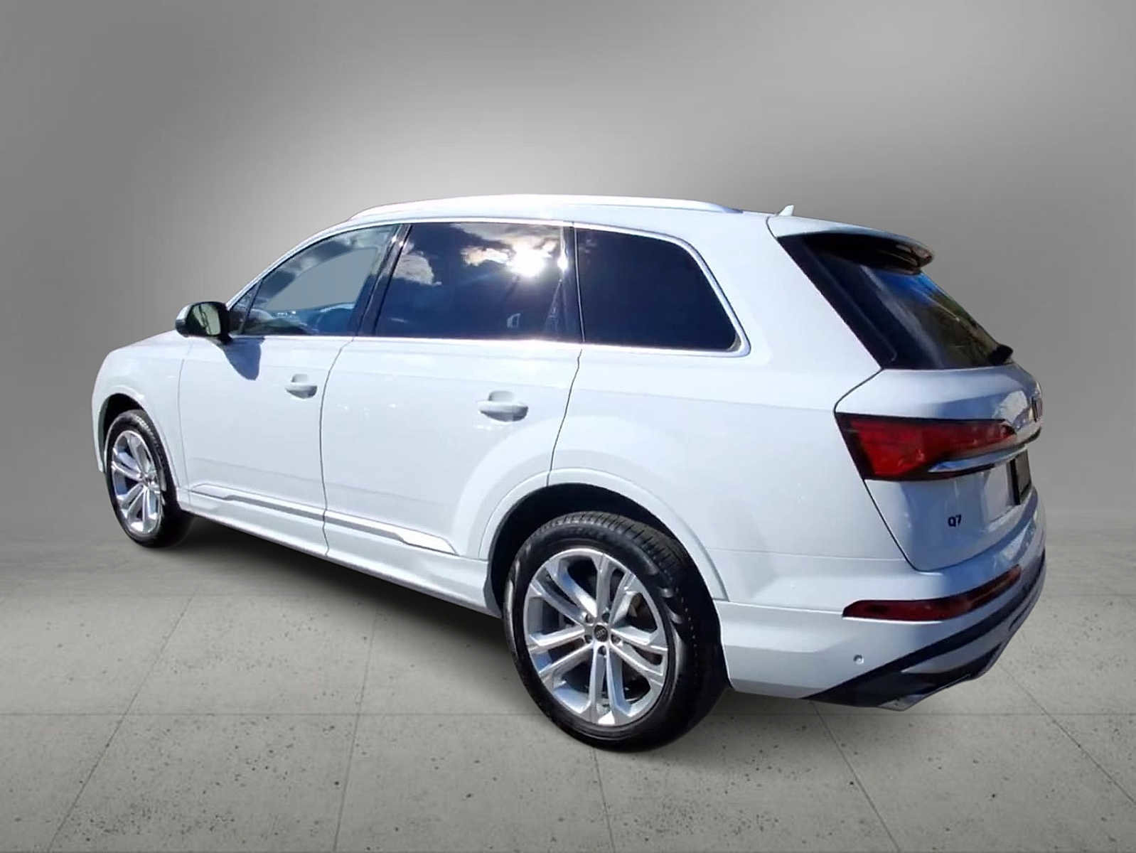 Certified 2025 Audi Q7 3.0T Premium Plus image 6
