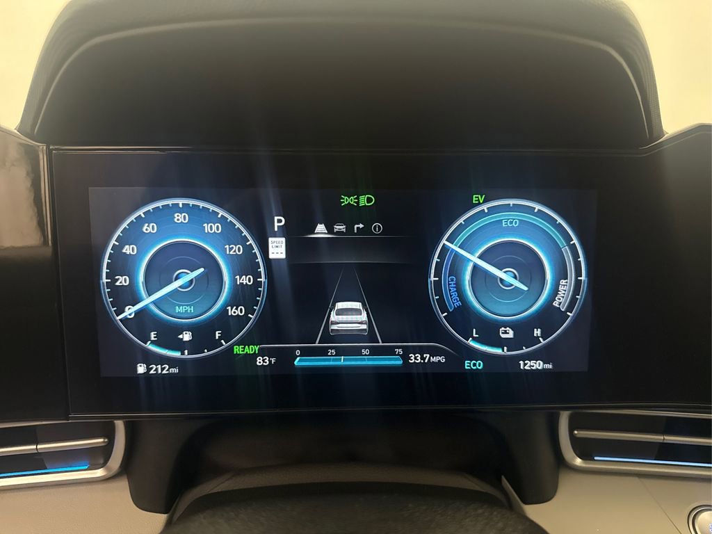 Used 2025 Hyundai Elantra Limited FWD image 34