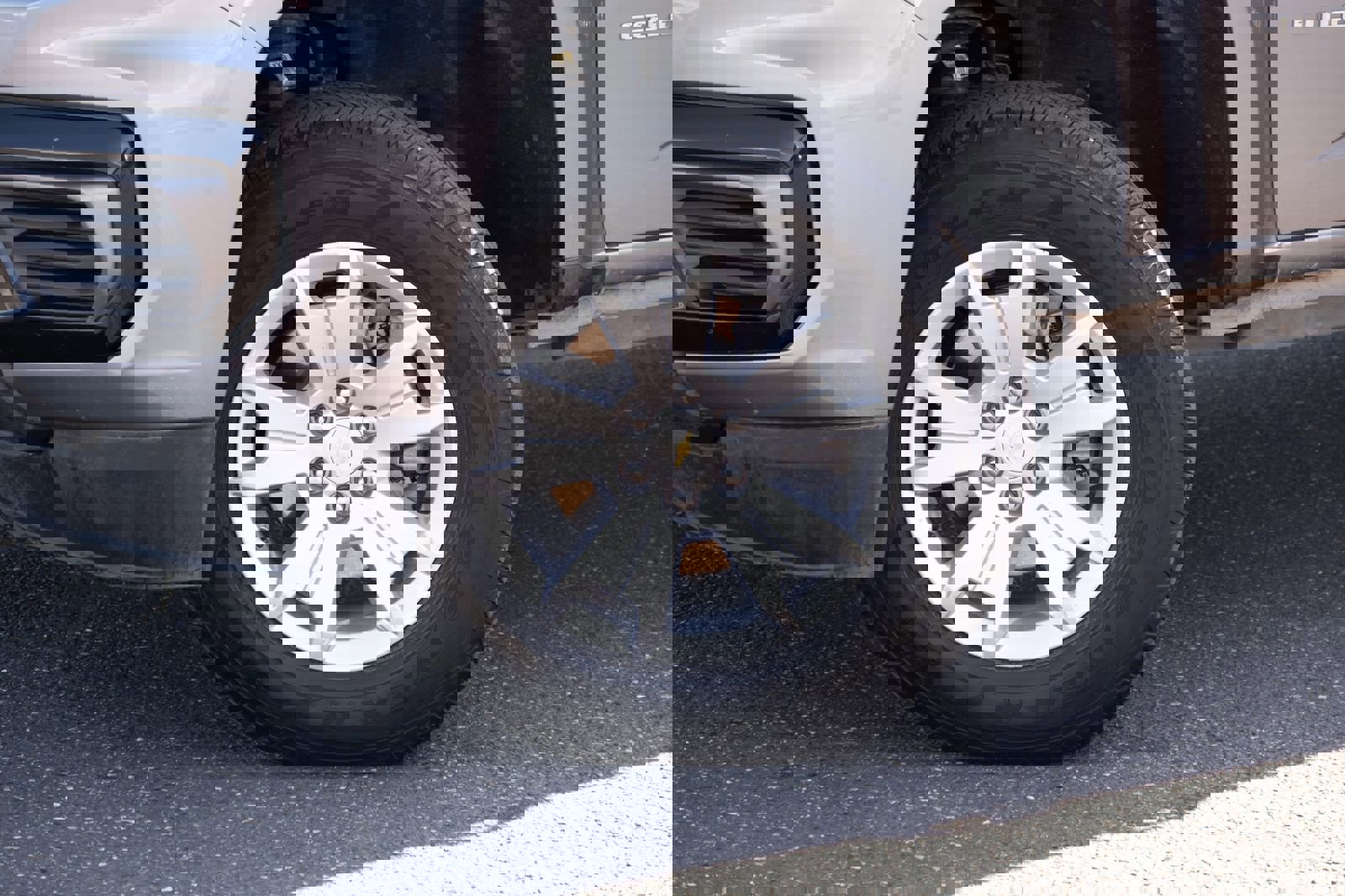 Used 2021 Chevrolet Colorado LT w/ Fleet Safety Package image 18