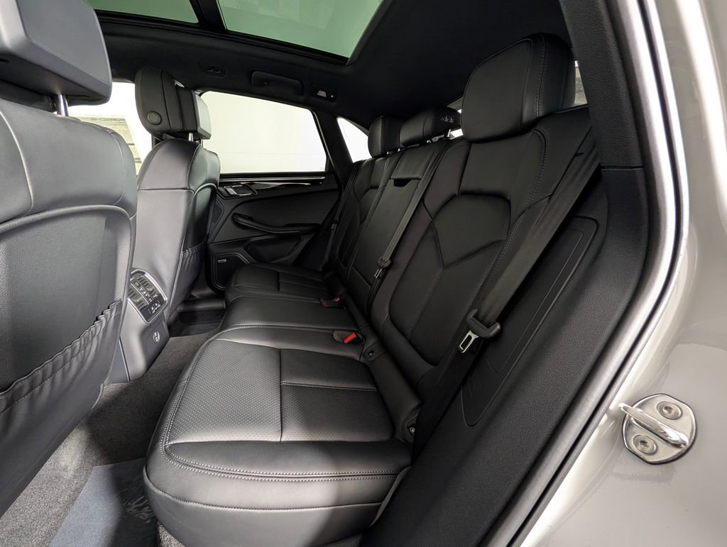 New 2026 Porsche Macan image 24