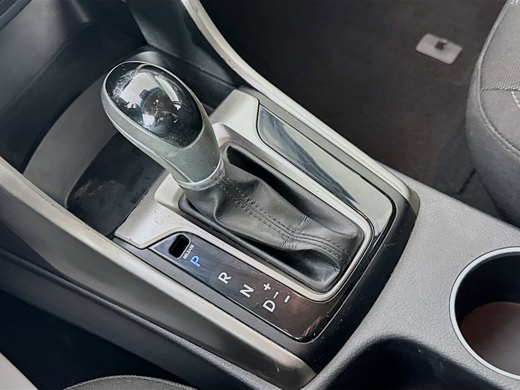 Used 2017 Hyundai Elantra GT image 18