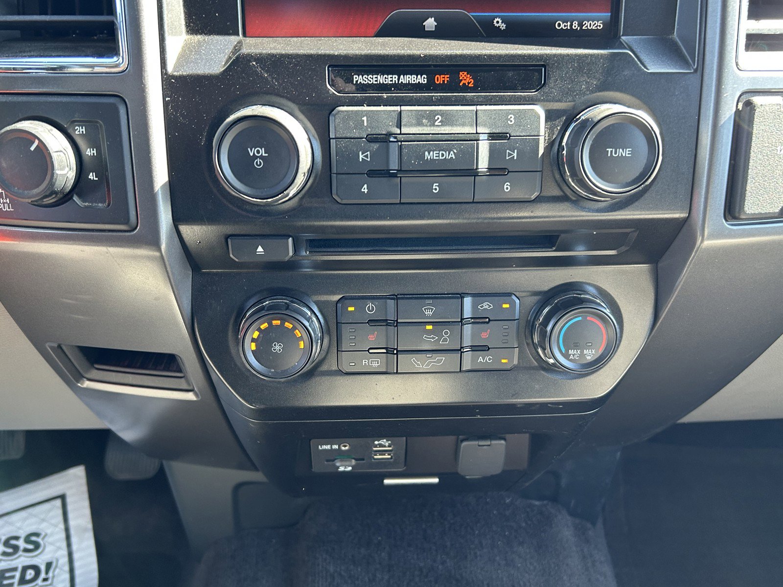 Used 2015 Ford F150 XLT w/ Equipment Group 302A Luxury image 31