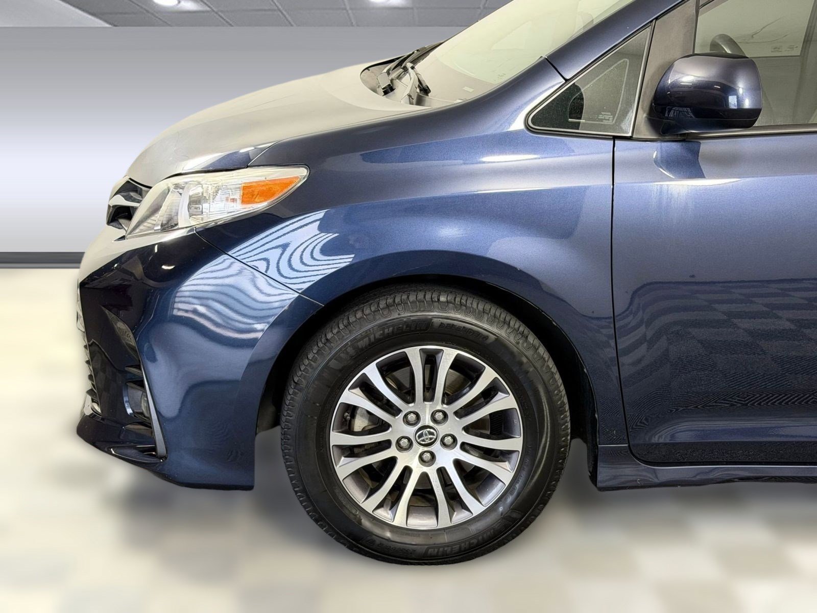 Used 2019 Toyota Sienna XLE FWD image 20
