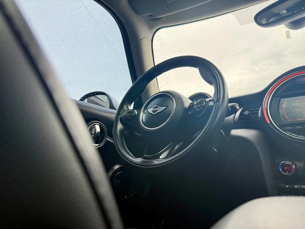 Used 2016 MINI Cooper 2-Door Hardtop image 14