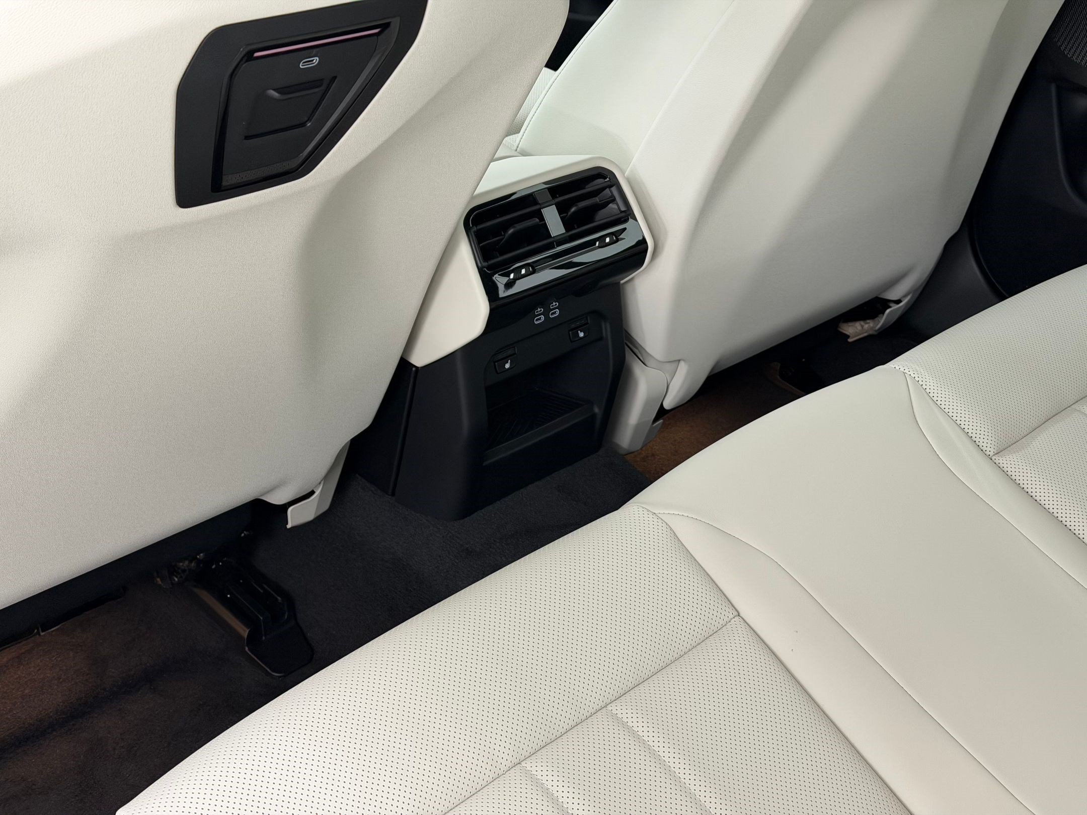 New 2027 BMW 530i w/ M Sport Package RWD image 23
