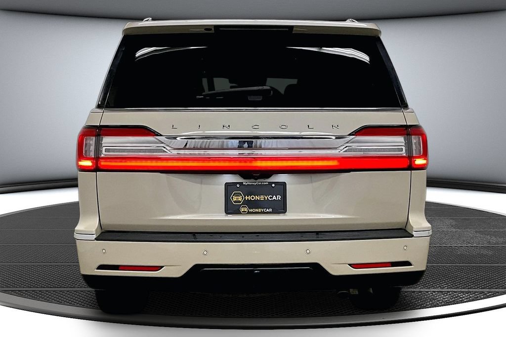 Used 2018 Lincoln Navigator Select w/ Technology Package AWD/4WD image 5
