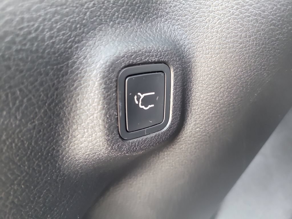 Used 2019 Jeep Compass Latitude FWD image 9