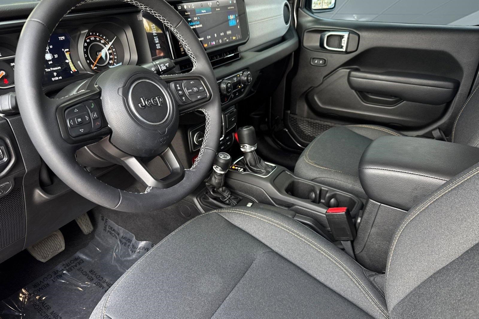 Used 2025 Jeep Gladiator Willys image 4