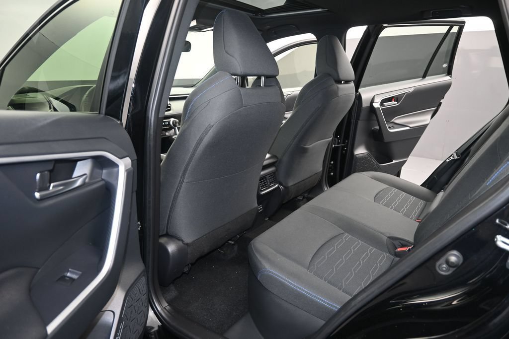 Used 2023 Toyota RAV4 SE w/ Convenience Package AWD/4WD image 12