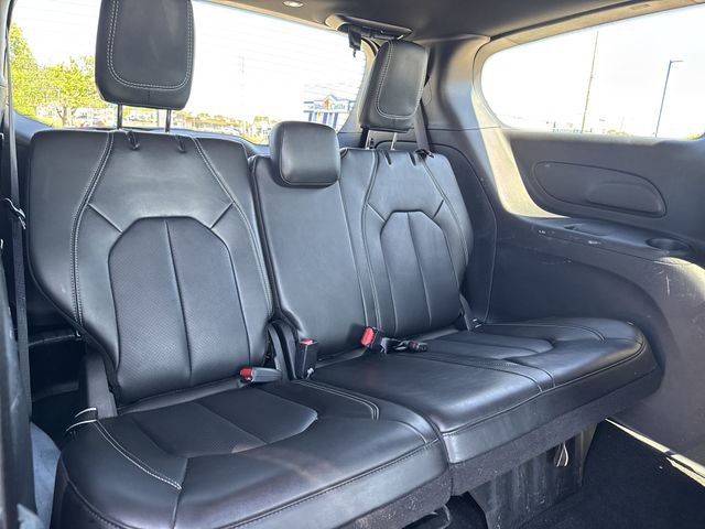 Used 2025 Chrysler Pacifica Select FWD image 25