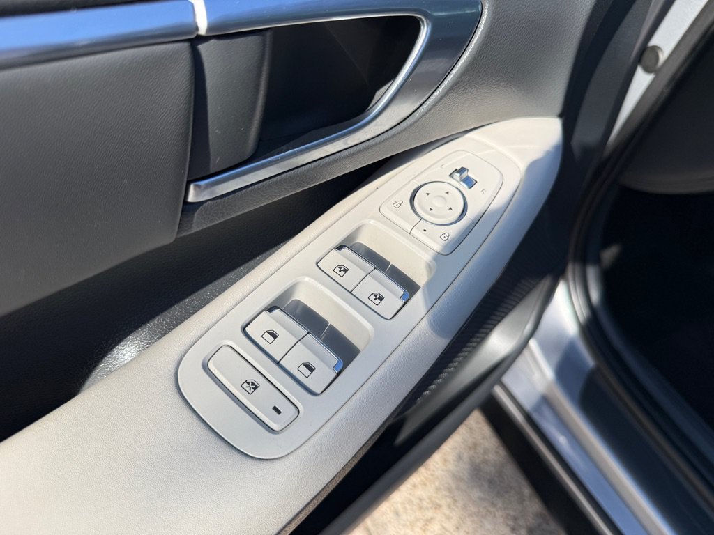 Used 2023 Hyundai Sonata SEL FWD image 18
