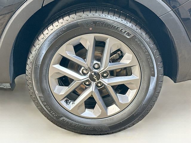 Used 2024 Kia Telluride LX image 6