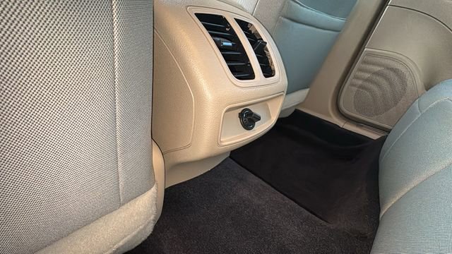 Used 2018 Ford Taurus SE image 21