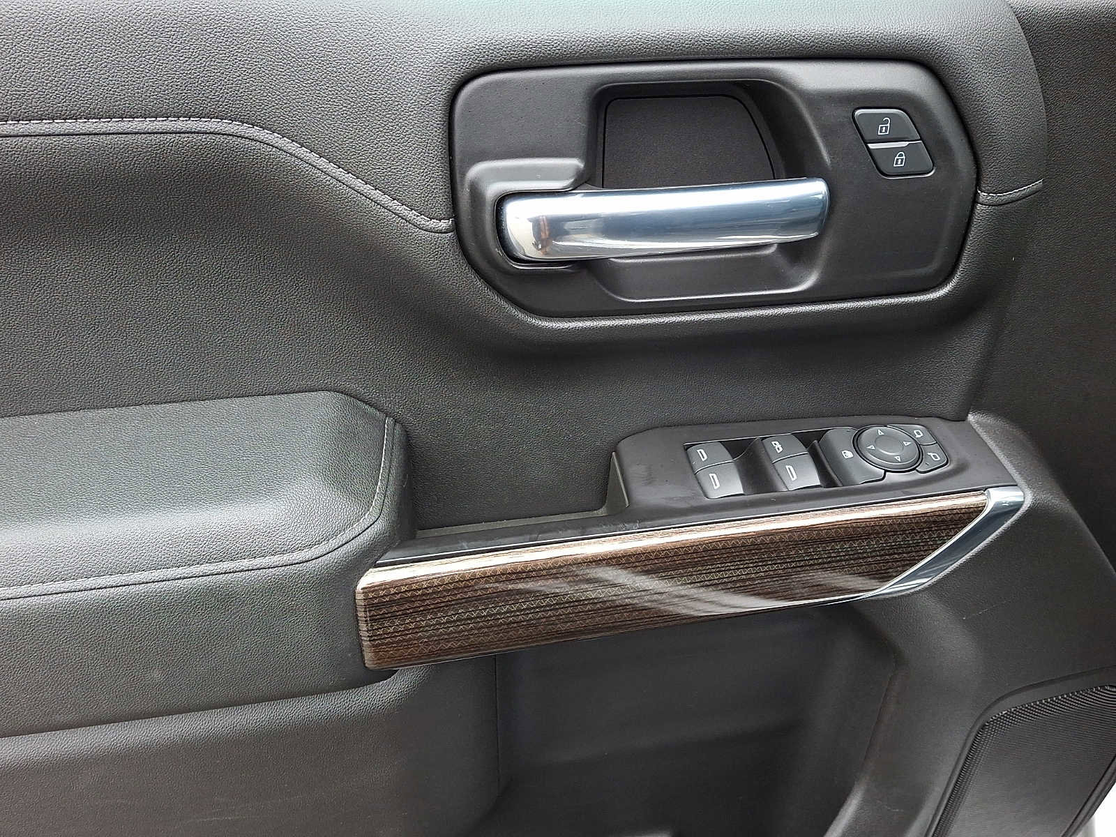 Certified 2020 Chevrolet Silverado 1500 LT w/ All-Star Edition image 12