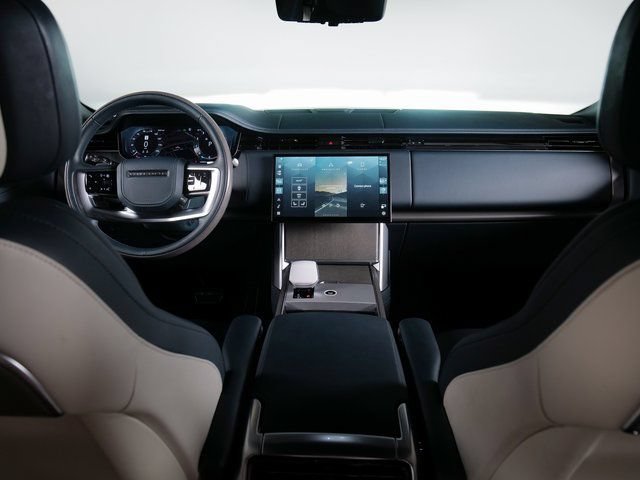 Certified 2024 Land Rover Range Rover SV AWD/4WD image 4