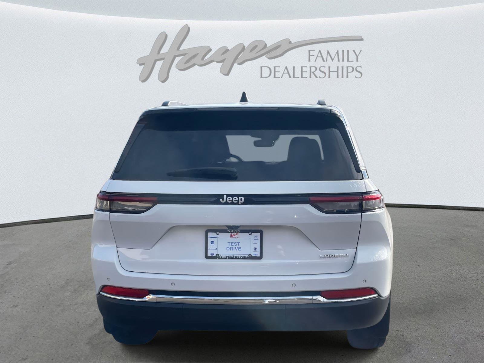 Used 2024 Jeep Grand Cherokee Laredo w/ MOPAR Finishing Package image 32