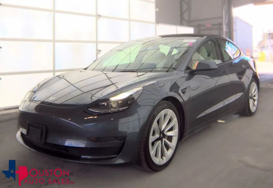 Used 2023 Tesla Model 3 Standard Range RWD image 1