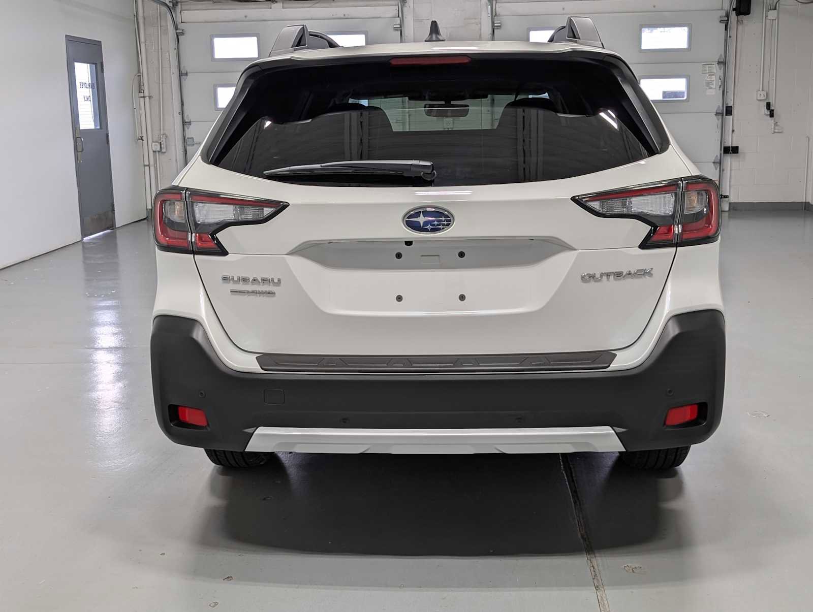 Used 2025 Subaru Outback Limited AWD/4WD image 9