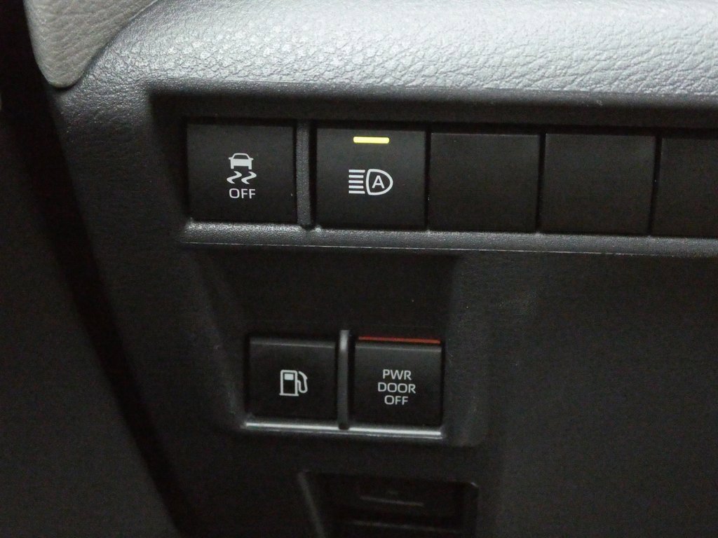 Used 2023 Toyota Sienna XLE image 13