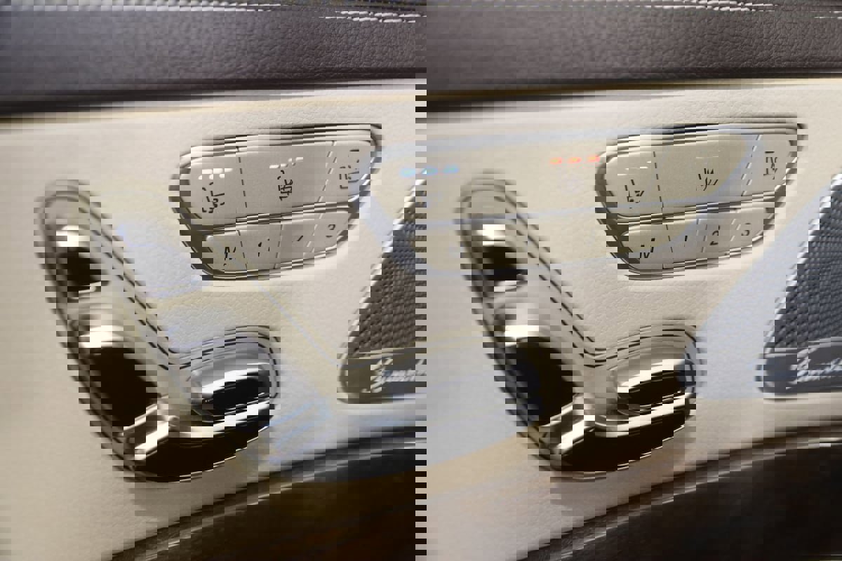 Used 2015 Mercedes-Benz S 550 4MATIC Sedan image 8